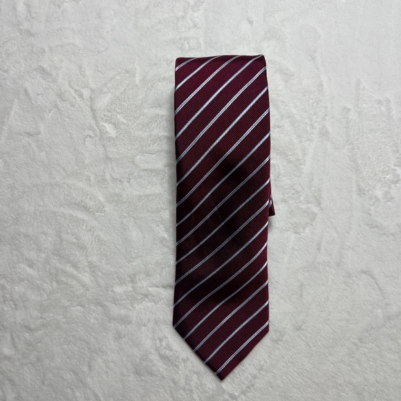 Yves Saint Laurent Tie 100% Silk - Picture 2 of 5